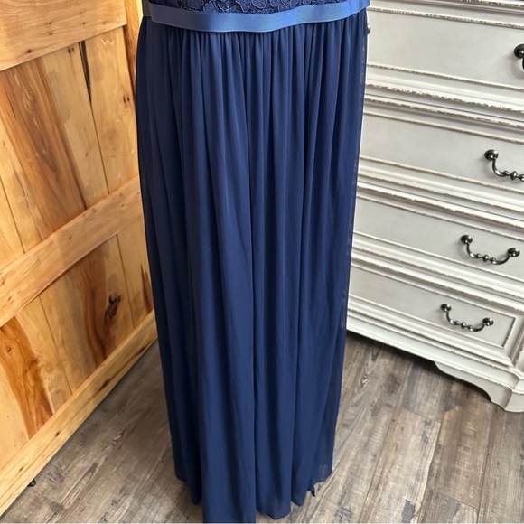 $169 David’s Bridal sleeveless long mesh dress with corded lace. Color NAVY NWT - Picture 7 of 11